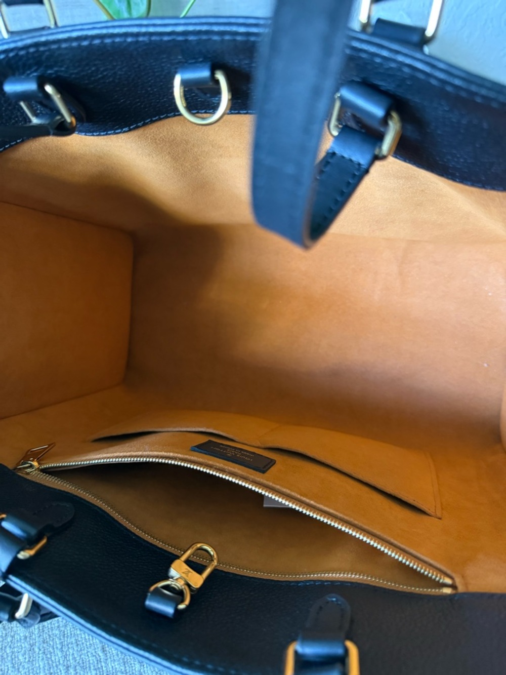 Louis Vuitton On The Go MM - Picture 9 of 12